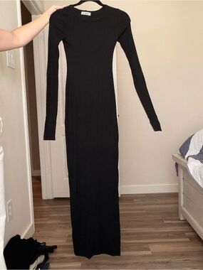 Eterne Black Long-Sleeve Ribbed Maxi Dress